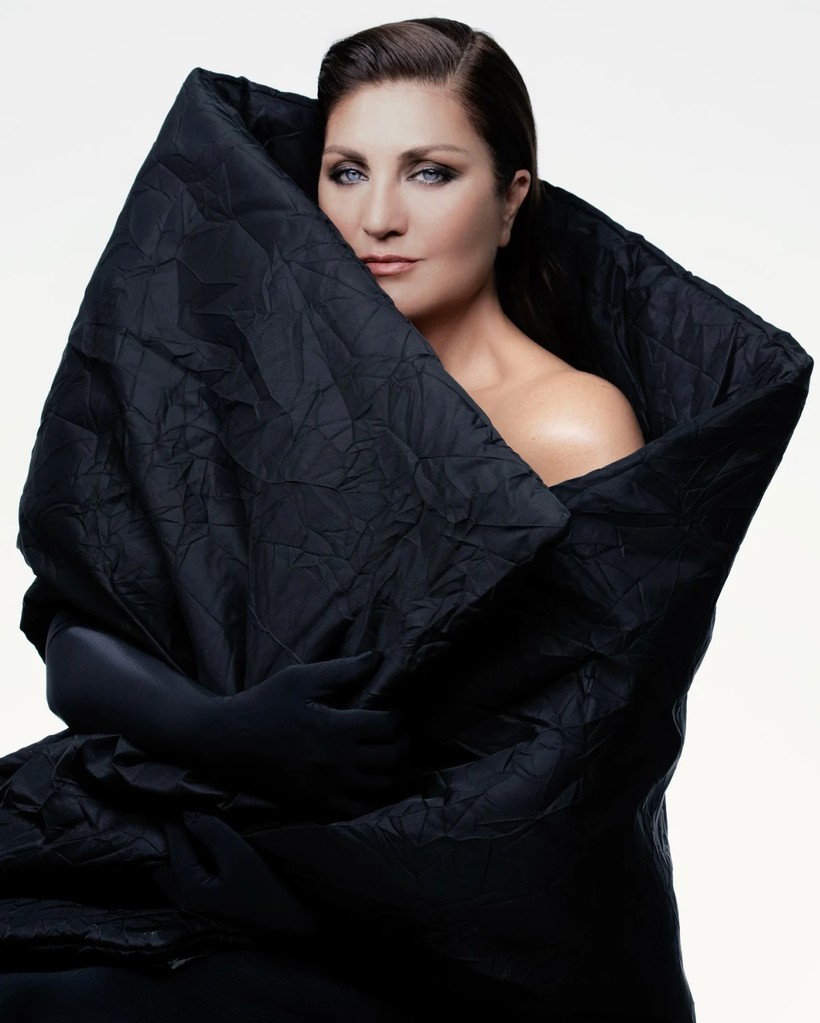 sibel canin album tarzi yine tartisildi lady gagaya benzemis 1 TveN6DD1