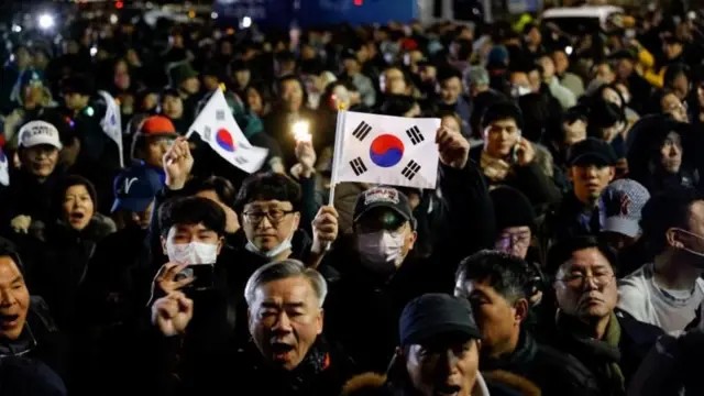 sikiyonetim sorusturmasi guney korede eski devlet baskani yoon suk yeol icin karar 2 YOZ7DlJb