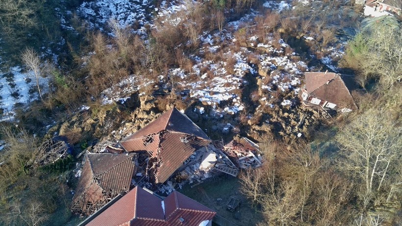 sinopta facia gecesi uc ev yikildi dort kisi yaralandi 1 UZfXLQ2c