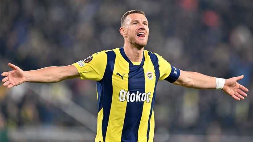 super ligde gol yarisi kizisti piatek lider 5
