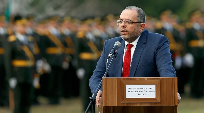tegmenler polemigi suruyor chpli yanki bagcioglundan erhan afyoncuya acik davet 3 FTwyBnfN
