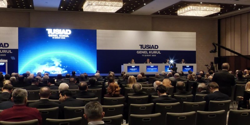 tobb baskani icin ilan verildi kayip araniyor 65 70 yaslarinda kumral gozluklu 0 uOiQUL7q