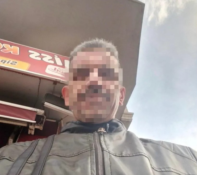 toplu tasimada skandal genc kadinin fotograflarini cekerken yakalandi 0 82iFeZjN