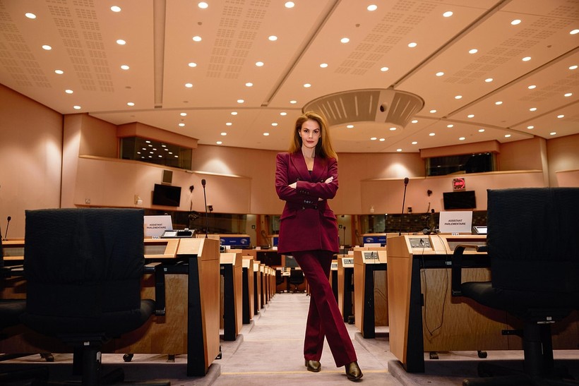 tulin sahin avrupa parlamentosunda sunum yapan ilk top model oldu 2 OmrU8F7v