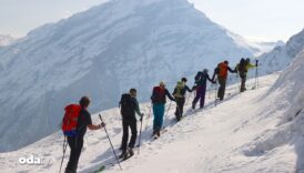 turkiyede guzel seyler de oluyor hakkari daglarinda turistler i7A9ChqN