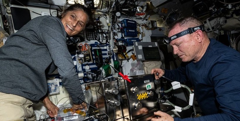 uzayda mahsur kalan astronotlardan mesaj var 1