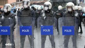 vanda acik hava toplantilari 15 gun yasaklandi ZXRCQigu