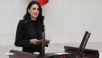 akp ar gede bir guzellik kralicesi UBcQCRu5