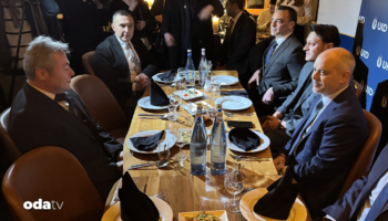 akpli mesut sahaya indi olay olan fotografi anlatti EEv2XnU5