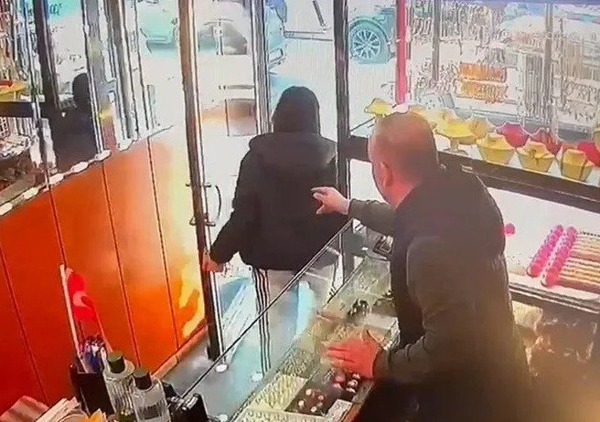 altin taci kapip kacti ifadesi pes dedirtti sevgilim alamayinca caldim 4 KTww6lMO