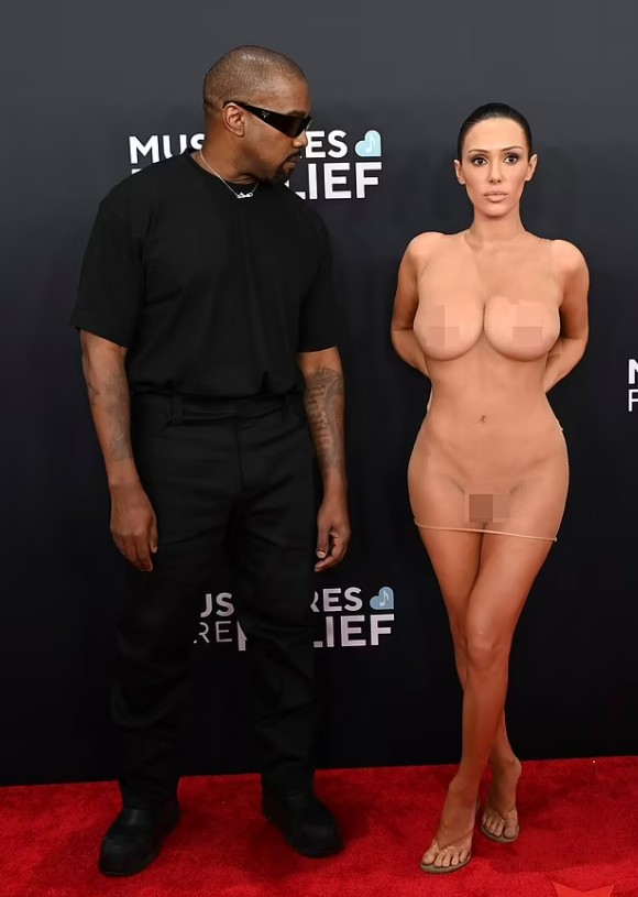 amber rosedan ilginc ciplaklik iddiasi kanye west zorla giydirtiyordu 2 NOycdMZD