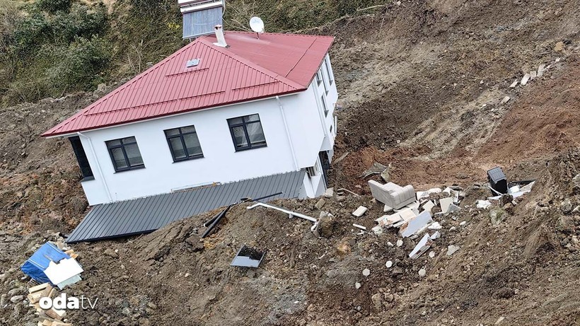 artvinde heyelan 50 metre suruklendi 0 mBNSSeqV
