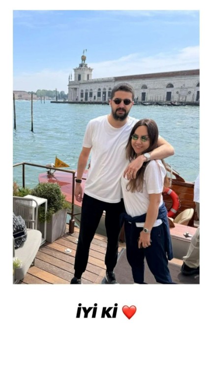 ebru gundesin paylasimi manidar bulundu aldatma iddialari dogru mu 2 MRIewkGp