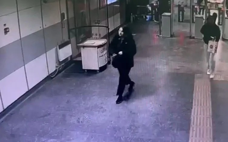 ece gurel is yerinde ne yasadi son konustugu arkadasindan sok sozler tuvaletleri sen temizleyeceksin PGpyOEfN
