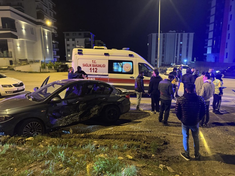 edirnede otomobiller carpisti dort yarali 2