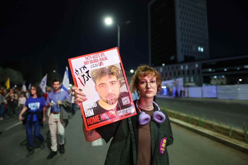 israil vuruyor ic kavga buyuyor netanyahunun evine baskin cok sayida gozalti 5 5GWNy7pz