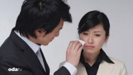 japonlarin ilginc terapi yontemi yakisikli erkeklere aglamak icin para veriyorlar EbYu8QOX