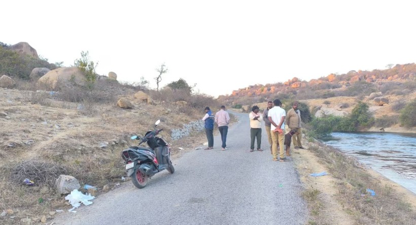 karnatakada dehset once turistleri itip sonra tecavuz ettiler 5 Zt2DDDKz