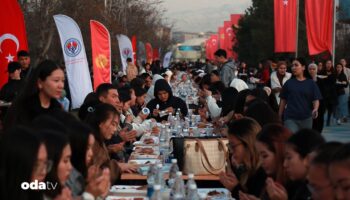 kirgizistanda 5 bin kisilik sokak iftari 3IfRZuYz
