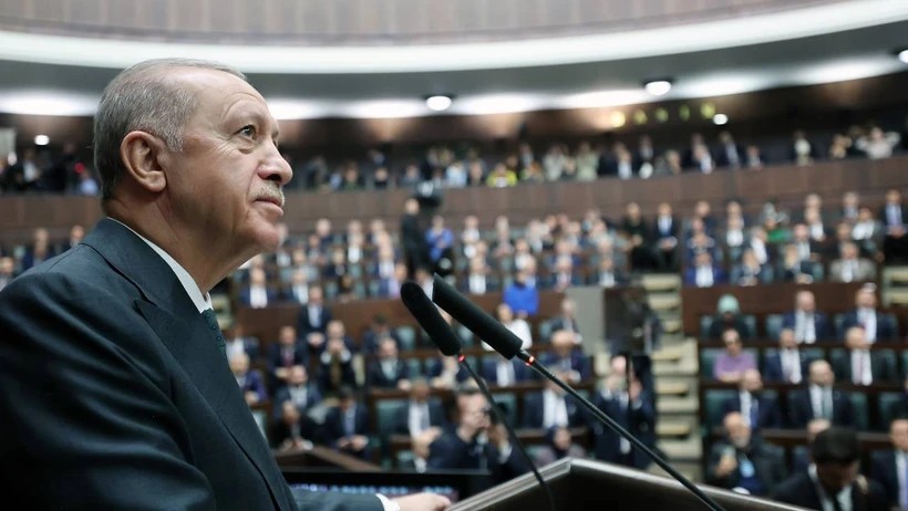 kriz boyle cozuldu akpde artik herkesin koltugu var 1 YFG8FC8Y