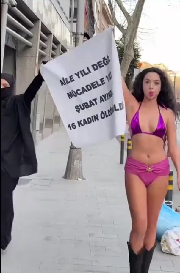 melisa aydinalpten carsafli bikinili iran eylemi 0 Ba6Ryv2c