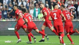 milli macta tribunlerin yarisi bos GgOKiNcd