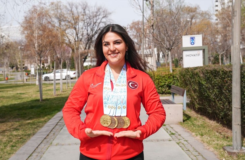 sevval ilayda tarhan kazandigi madalyalarla tarihe gecti 0 IlTeuCEW