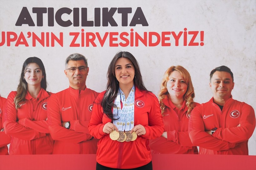 sevval ilayda tarhan kazandigi madalyalarla tarihe gecti 2 G5vuHuyl