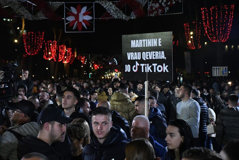 tiktok yasagina halk isyani 2 AXHDt25S