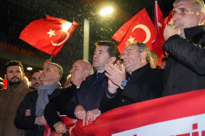 trabzonlular imamoglu icin yurudu 0 wsG4aPad