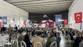 turk askerinden kosovada iftar UDDNOpbY