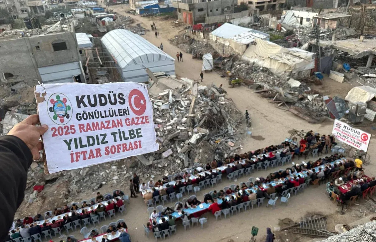 yildiz tilbeden gazzede iftar 1 2JKLpiRC
